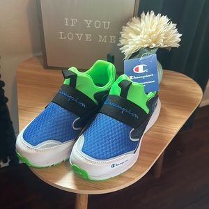 Champion Boys Tennis Shoe sz 2 NWT